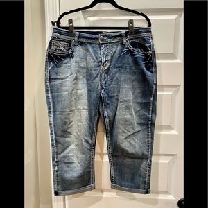 ZCO Distressed Capri Cropped Jeans Size 20